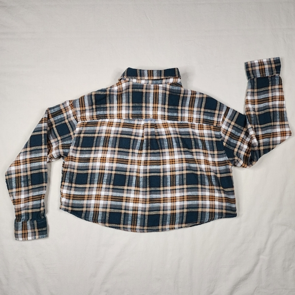 American Eagle Cropped Plaid Flannel Button Down, Long Sleeve, Small - Picture 2 of 8